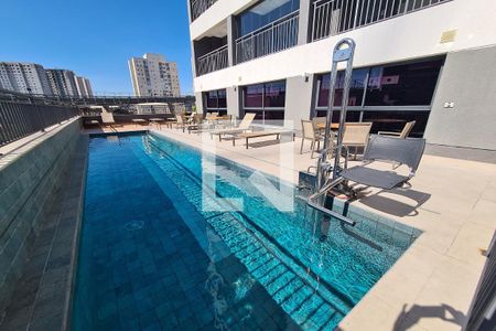 Studio à venda com 28m², 1 quarto e sem vaga Studio à venda com 28m², 1 quarto e sem vagaÁrea comum - Piscina