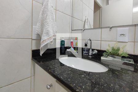 Apartamento à venda com 55m², 2 quartos e 1 vaga Apartamento à venda com 55m², 2 quartos e 1 vagaBanheiro