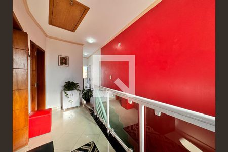 Casa à venda com 270m², 3 quartos e 2 vagas Casa à venda com 270m², 3 quartos e 2 vagasCorredor
