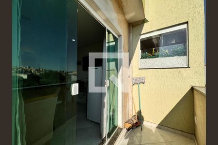 Casa à venda com 270m², 3 quartos e 2 vagas Casa à venda com 270m², 3 quartos e 2 vagasSacada