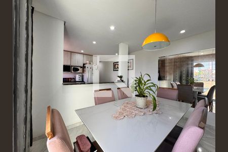 Casa à venda com 270m², 3 quartos e 2 vagas Casa à venda com 270m², 3 quartos e 2 vagasCozinha