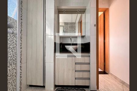 Casa à venda com 270m², 3 quartos e 2 vagas Casa à venda com 270m², 3 quartos e 2 vagasBanheiro suíte 1