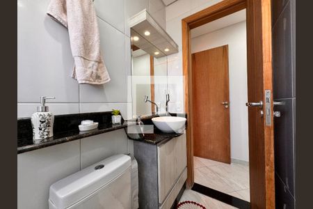 Casa à venda com 270m², 3 quartos e 2 vagas Casa à venda com 270m², 3 quartos e 2 vagasBanheiro