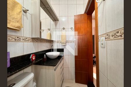 Casa à venda com 270m², 3 quartos e 2 vagas Casa à venda com 270m², 3 quartos e 2 vagasBanheiro suíte 2