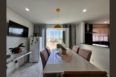 Casa à venda com 270m², 3 quartos e 2 vagas Casa à venda com 270m², 3 quartos e 2 vagasCozinha