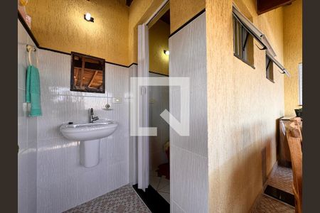 Casa à venda com 270m², 3 quartos e 2 vagas Casa à venda com 270m², 3 quartos e 2 vagasBanheiro de serviço