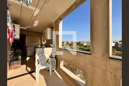 Casa à venda com 270m², 3 quartos e 2 vagas Casa à venda com 270m², 3 quartos e 2 vagasLavanderia