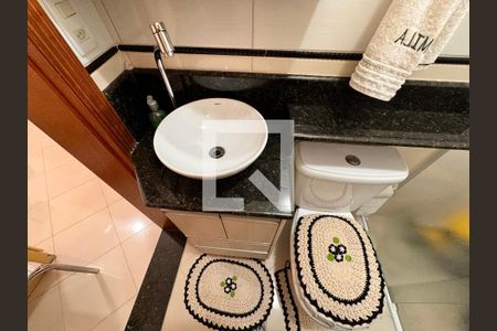 Casa à venda com 270m², 3 quartos e 2 vagas Casa à venda com 270m², 3 quartos e 2 vagasBanheiro suíte 3