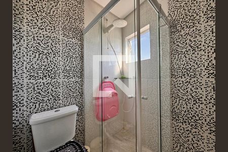 Casa à venda com 270m², 3 quartos e 2 vagas Casa à venda com 270m², 3 quartos e 2 vagasBanheiro suíte 1