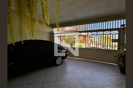 Casa à venda com 270m², 3 quartos e 2 vagas Casa à venda com 270m², 3 quartos e 2 vagasGaragem