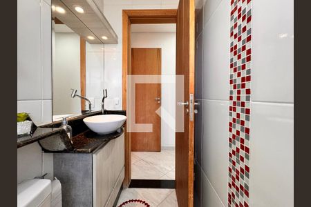 Casa à venda com 270m², 3 quartos e 2 vagas Casa à venda com 270m², 3 quartos e 2 vagasBanheiro