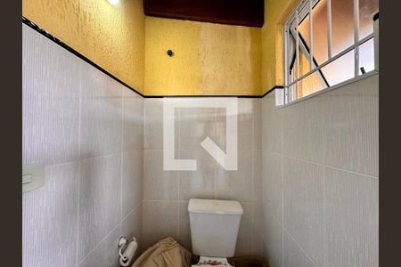 Casa à venda com 270m², 3 quartos e 2 vagas Casa à venda com 270m², 3 quartos e 2 vagasBanheiro de serviço