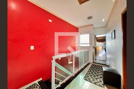 Casa à venda com 270m², 3 quartos e 2 vagas Casa à venda com 270m², 3 quartos e 2 vagasCorredor