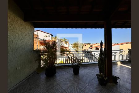 Casa à venda com 270m², 3 quartos e 2 vagas Casa à venda com 270m², 3 quartos e 2 vagasVaranda