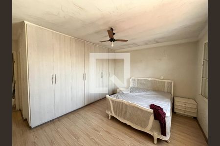 Casa à venda com 288m², 4 quartos e 2 vagasSuite