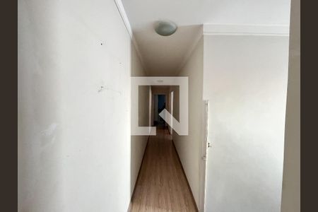 Casa à venda com 288m², 4 quartos e 2 vagasCorredor