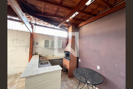 Casa à venda com 288m², 4 quartos e 2 vagasChurrasqueira