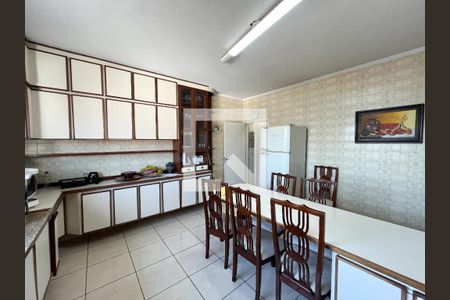 Casa à venda com 288m², 4 quartos e 2 vagasCozinha