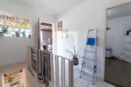 Casa à venda com 300m², 5 quartos e 3 vagas Casa à venda com 300m², 5 quartos e 3 vagasCorredor