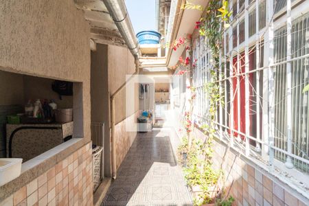 Casa à venda com 300m², 5 quartos e 3 vagas Casa à venda com 300m², 5 quartos e 3 vagasCorredor