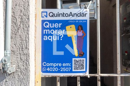 Casa à venda com 300m², 5 quartos e 3 vagas Casa à venda com 300m², 5 quartos e 3 vagasFachada