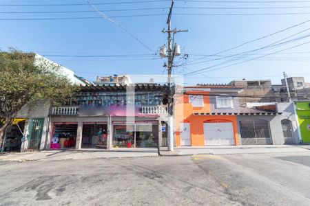 Casa à venda com 300m², 5 quartos e 3 vagas Casa à venda com 300m², 5 quartos e 3 vagasFachada