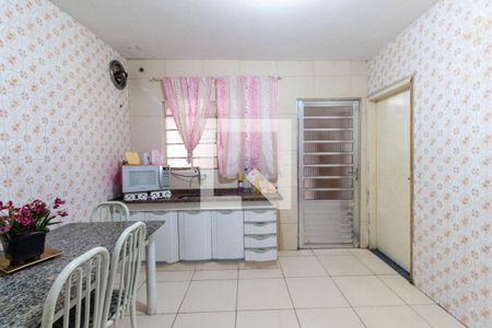 Casa à venda com 300m², 5 quartos e 3 vagas Casa à venda com 300m², 5 quartos e 3 vagasCozinha 2