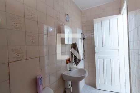 Casa à venda com 300m², 5 quartos e 3 vagas Casa à venda com 300m², 5 quartos e 3 vagasBanheiro 2