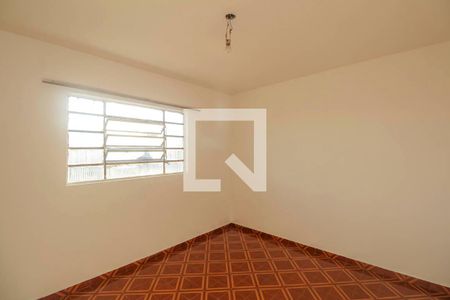Casa à venda com 175m², 4 quartos e 2 vagas Casa à venda com 175m², 4 quartos e 2 vagasQuarto
