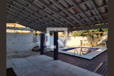 Casa de condomínio à venda com 265m², 3 quartos e 1 vaga Casa de condomínio à venda com 265m², 3 quartos e 1 vagaÁrea externa