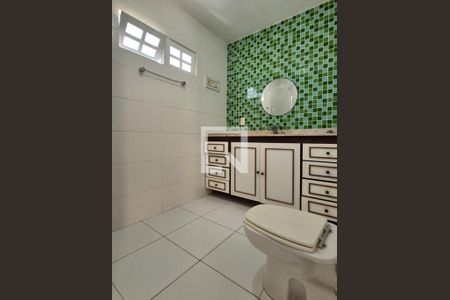 Casa de condomínio à venda com 265m², 3 quartos e 1 vaga Casa de condomínio à venda com 265m², 3 quartos e 1 vagaBanheiro