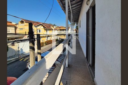 Casa de condomínio à venda com 265m², 3 quartos e 1 vaga Casa de condomínio à venda com 265m², 3 quartos e 1 vagaSacada