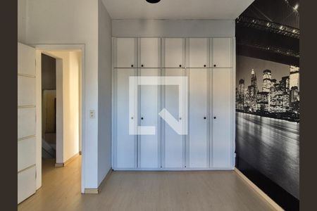 Casa de condomínio à venda com 265m², 3 quartos e 1 vaga Casa de condomínio à venda com 265m², 3 quartos e 1 vagaQuarto