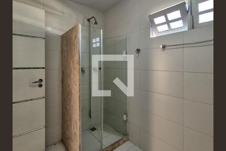 Casa de condomínio à venda com 265m², 3 quartos e 1 vaga Casa de condomínio à venda com 265m², 3 quartos e 1 vagaBanheiro