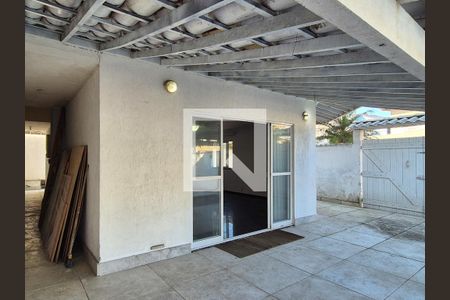 Casa de condomínio à venda com 265m², 3 quartos e 1 vaga Casa de condomínio à venda com 265m², 3 quartos e 1 vagaÁrea externa