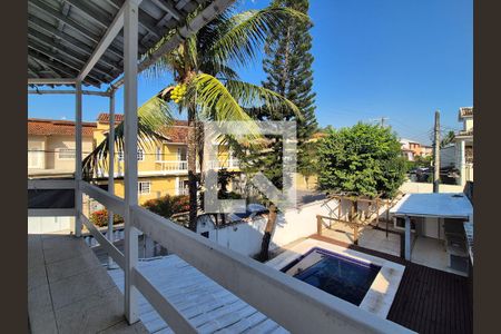 Casa de condomínio à venda com 265m², 3 quartos e 1 vaga Casa de condomínio à venda com 265m², 3 quartos e 1 vagaSacada