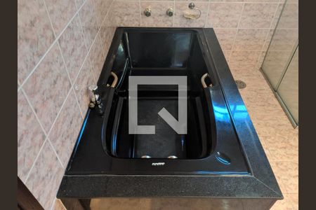 Casa à venda com 408m², 6 quartos e 4 vagasBanheiro Quarto 3