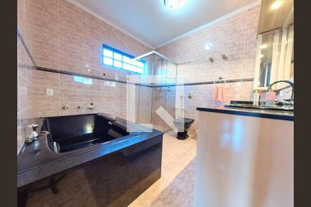Casa à venda com 408m², 6 quartos e 4 vagasBanheiro Quarto 3