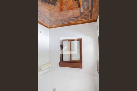 Casa à venda com 380m², 5 quartos e 6 vagas Casa à venda com 380m², 5 quartos e 6 vagasQuarto 1