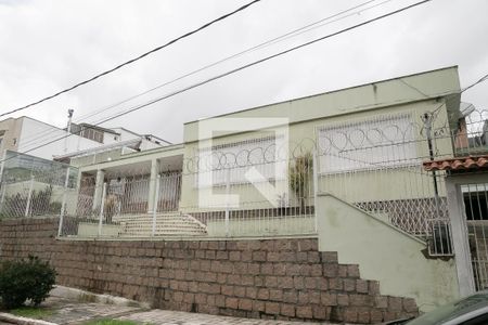 Casa à venda com 380m², 5 quartos e 6 vagas Casa à venda com 380m², 5 quartos e 6 vagasFachada