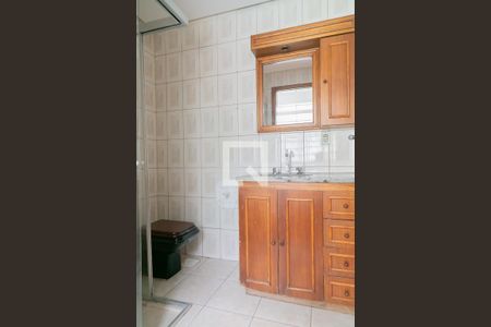 Casa à venda com 380m², 5 quartos e 6 vagas Casa à venda com 380m², 5 quartos e 6 vagasBanheiro 2