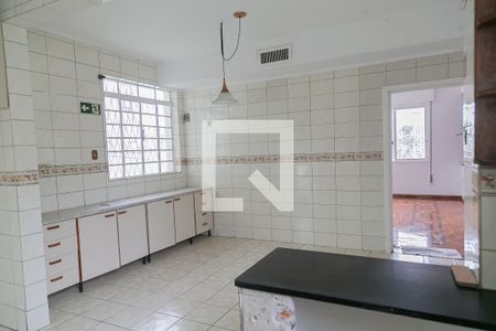 Casa à venda com 380m², 5 quartos e 6 vagas Casa à venda com 380m², 5 quartos e 6 vagasCozinha