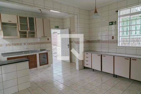 Casa à venda com 380m², 5 quartos e 6 vagas Casa à venda com 380m², 5 quartos e 6 vagasCozinha