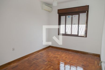 Casa à venda com 380m², 5 quartos e 6 vagas Casa à venda com 380m², 5 quartos e 6 vagasQuarto 4