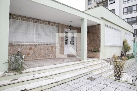 Casa à venda com 380m², 5 quartos e 6 vagas Casa à venda com 380m², 5 quartos e 6 vagasFachada