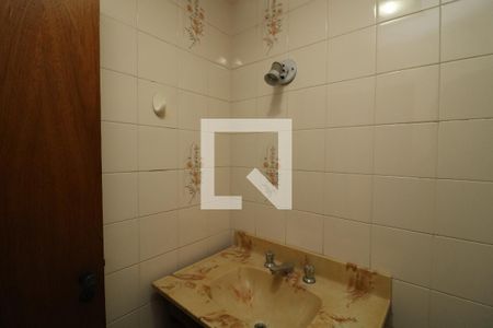 Lavabo de casa para alugar com 3 quartos, 244m² em Vila Ema, São Paulo
