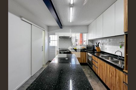 Casa à venda com 178m², 3 quartos e 2 vagasCozinha