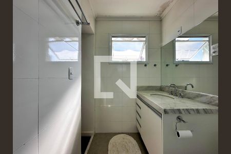 Casa à venda com 178m², 3 quartos e 2 vagasBanheiro Suíte