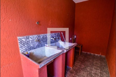 Casa à venda com 180m², 3 quartos e 1 vagaÁrea de Serviço