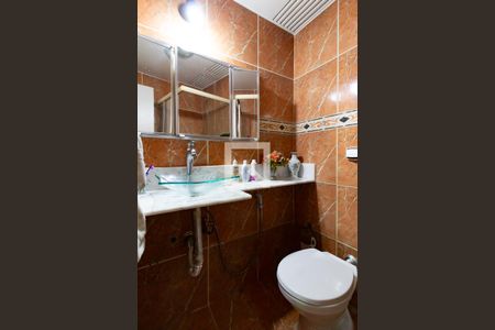 Apartamento à venda com 100m², 3 quartos e 1 vaga Apartamento à venda com 100m², 3 quartos e 1 vagaDetalhe do banheiro social